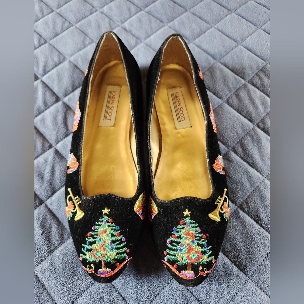 Karen Scott Black Embroidered Christmas Flats